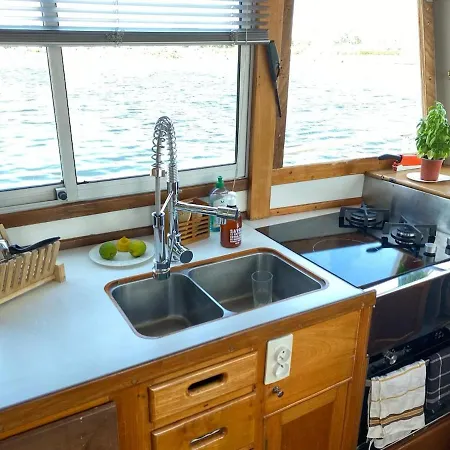 Nuit Insolite A Bord D Un Bateau Båthotell Caen