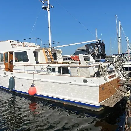 Tekne Nuit Insolite A Bord D Un Bateau